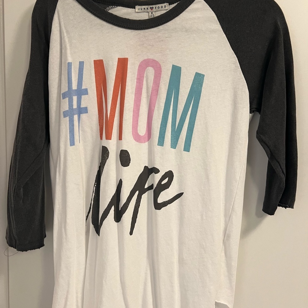 Evereve Funky Food #MOM Life Raglan Tee - Black and White